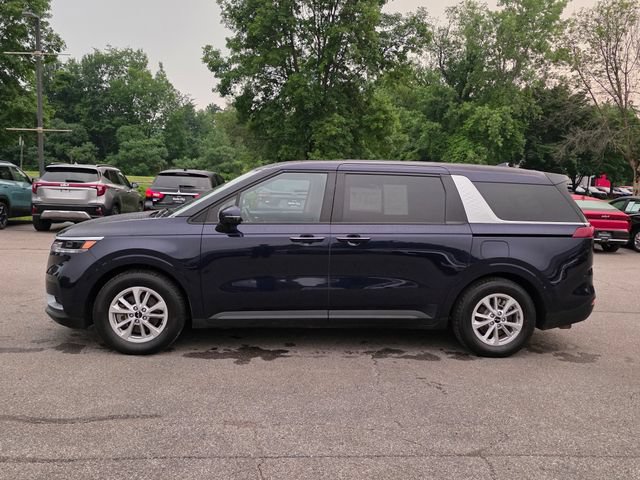 Used 2023 Kia Carnival LX FWD image 5