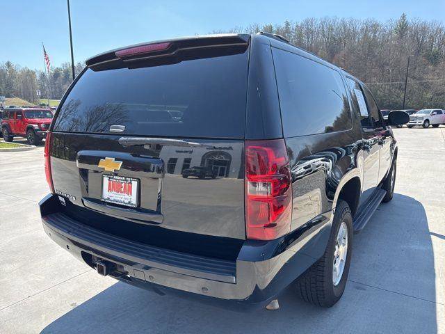 Used 2014 Chevrolet Suburban LS image 6