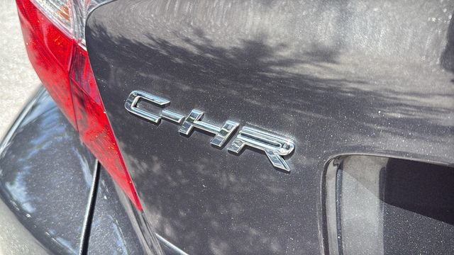Used 2022 Toyota C-HR XLE FWD image 7