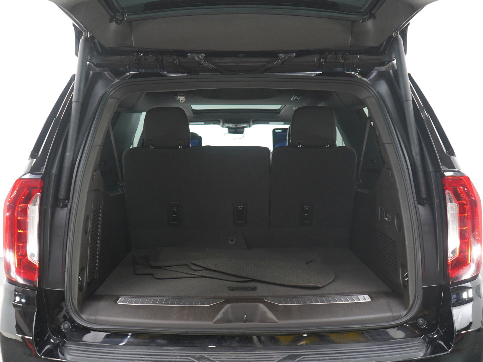 Used 2023 GMC Yukon XL Denali image 18