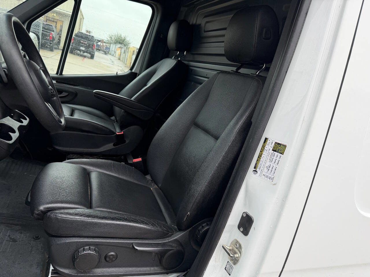 Used 2020 Freightliner Sprinter 2500 image 4