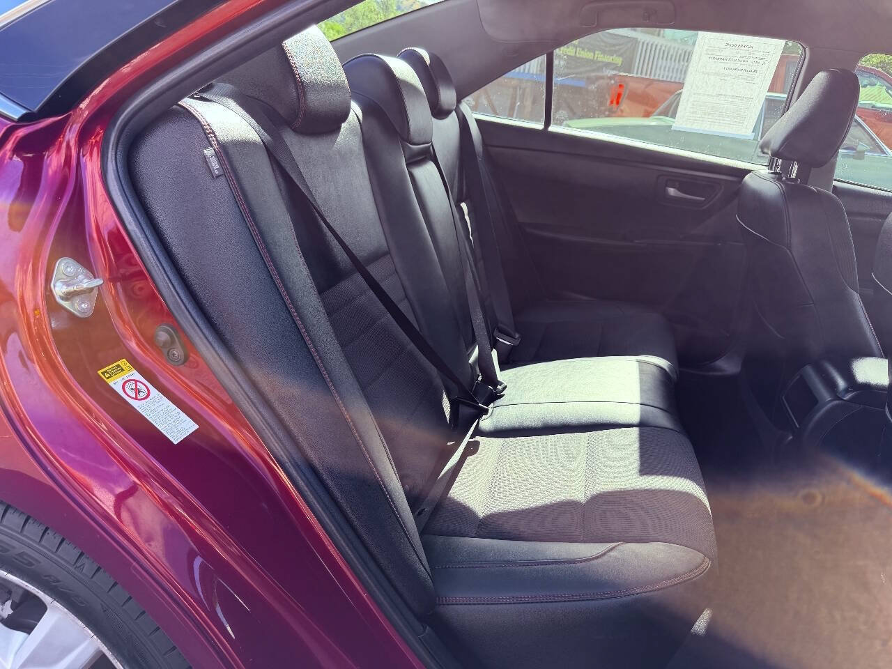 Used 2016 Toyota Camry SE FWD image 25