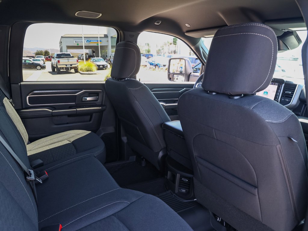 New 2026 RAM 3500 Big Horn AWD/4WD image 17