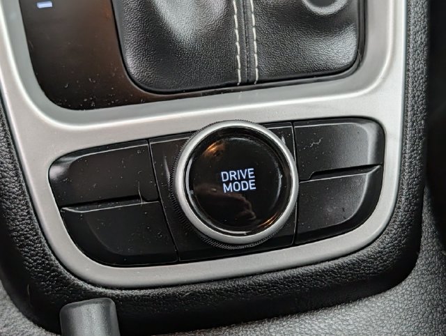 Used 2021 Hyundai Venue SEL FWD image 16