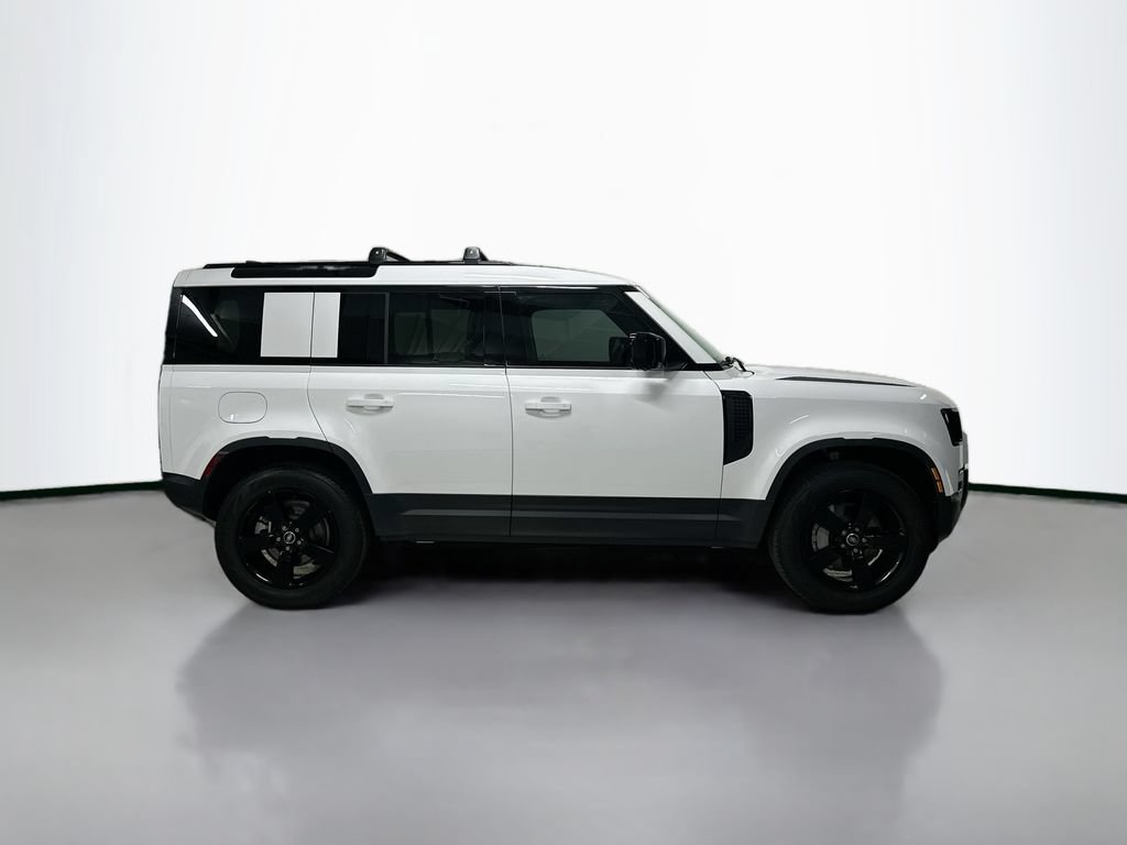 Used 2025 Land Rover Defender 110 S AWD/4WD image 8