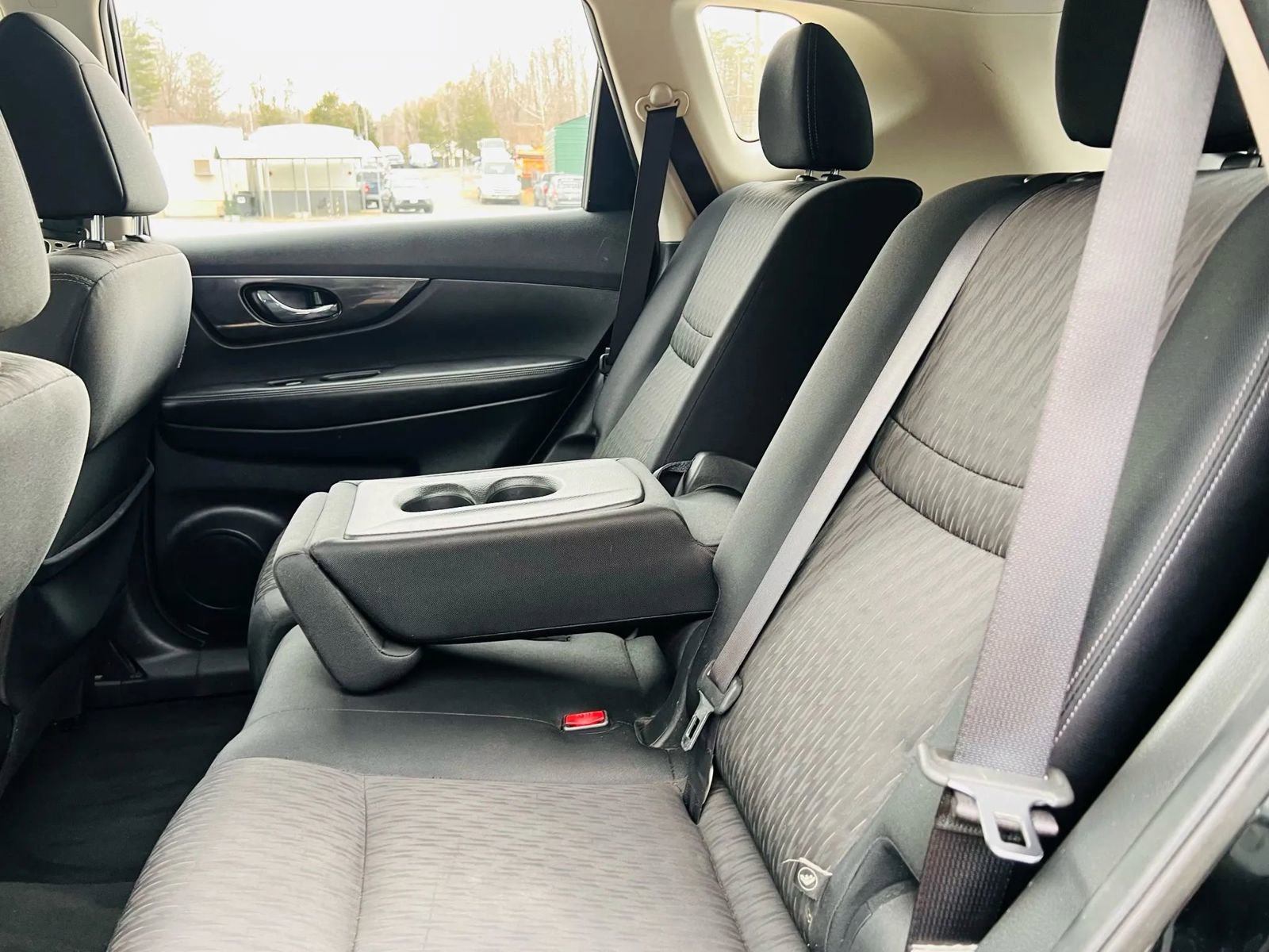 Used 2017 Nissan Rogue S image 21