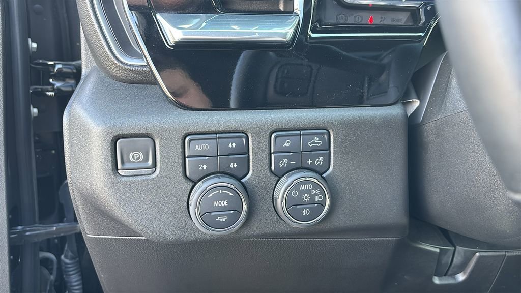 Used 2025 Chevrolet Silverado 3500 LTZ image 15