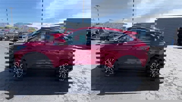 Used 2024 Ford Escape SE w/ PHEV Premium Package image 4