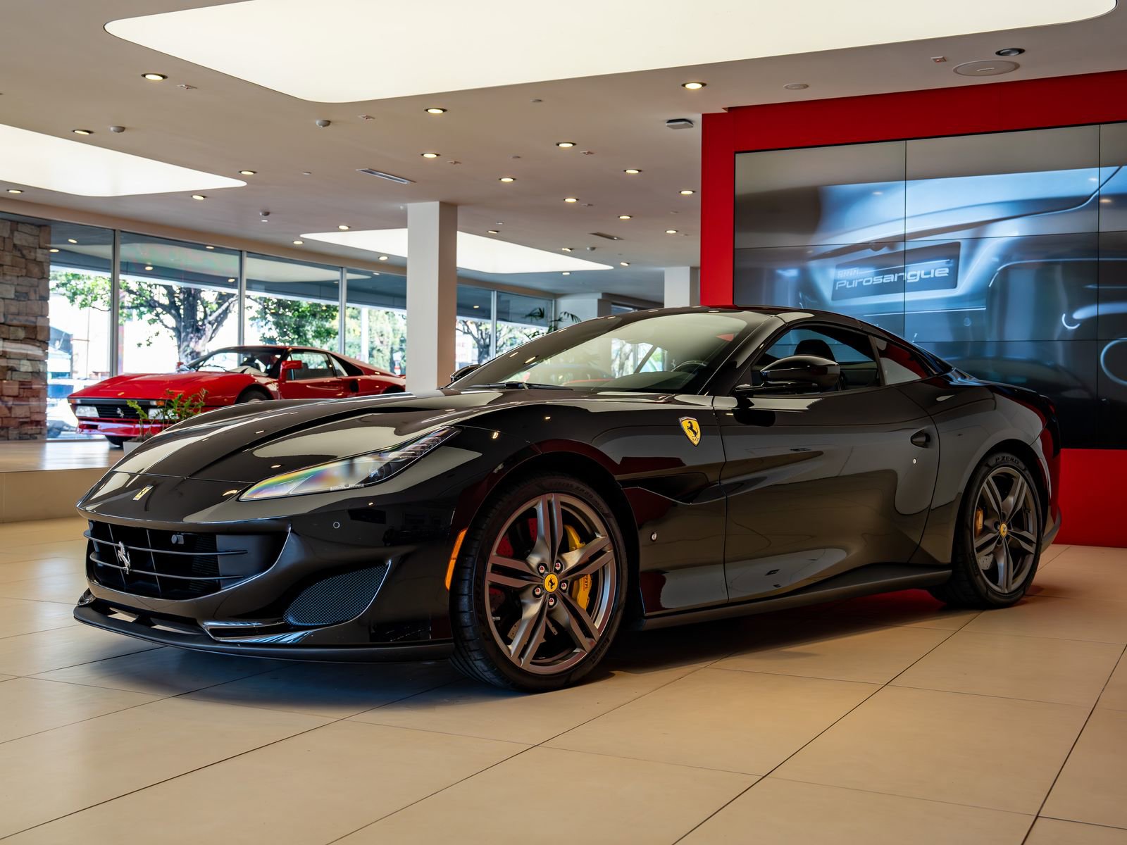Used 2019 Ferrari Portofino RWD image 33
