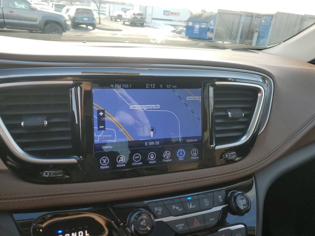 Used 2017 Chrysler Pacifica Limited image 19