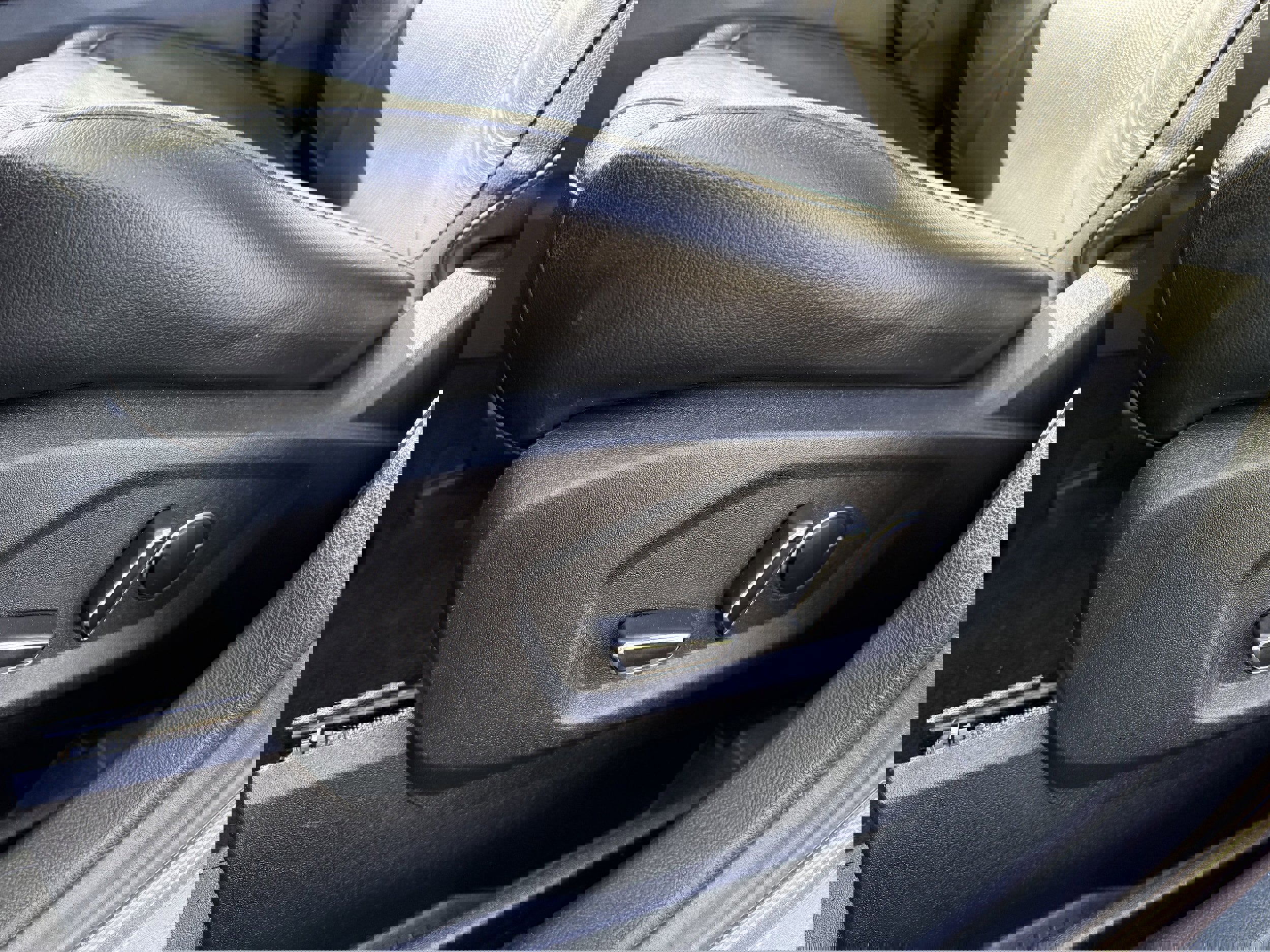 Used 2019 Ford Edge Titanium w/ Equipment Group 301A image 12