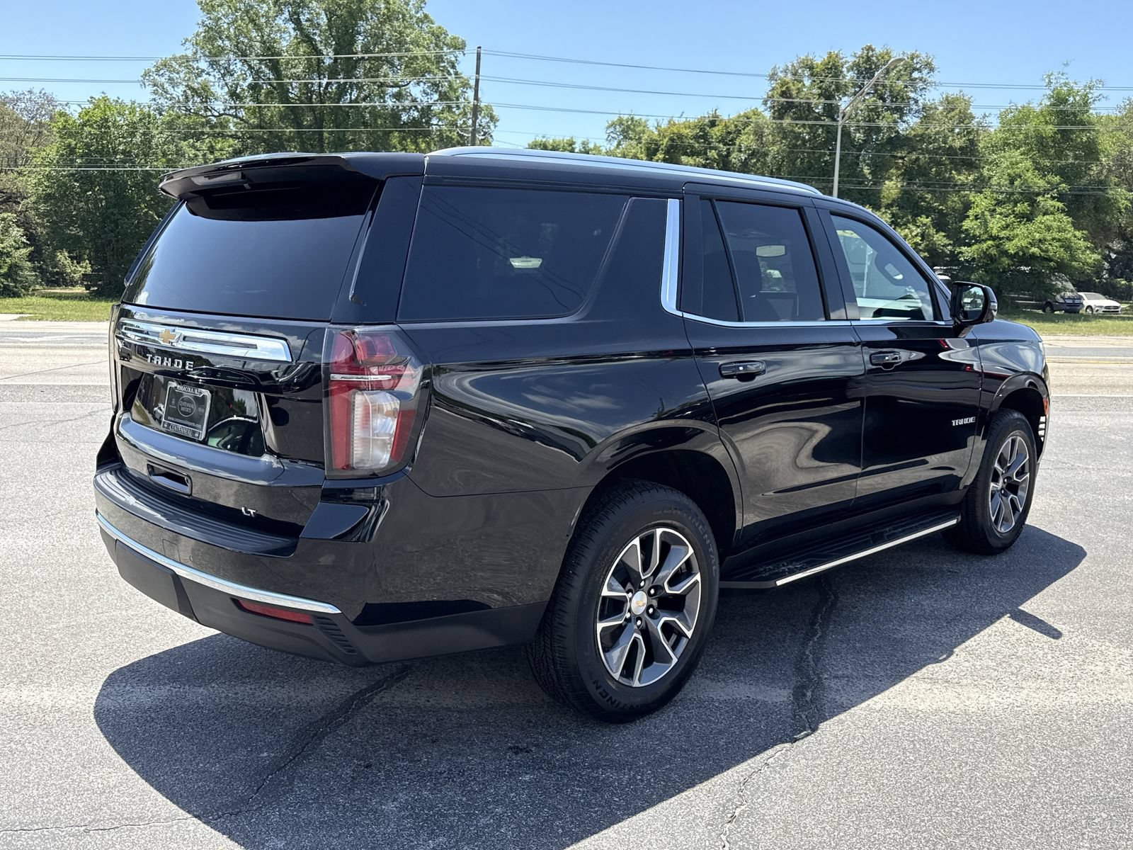 Used 2023 Chevrolet Tahoe LT w/ Luxury Package RWD image 5