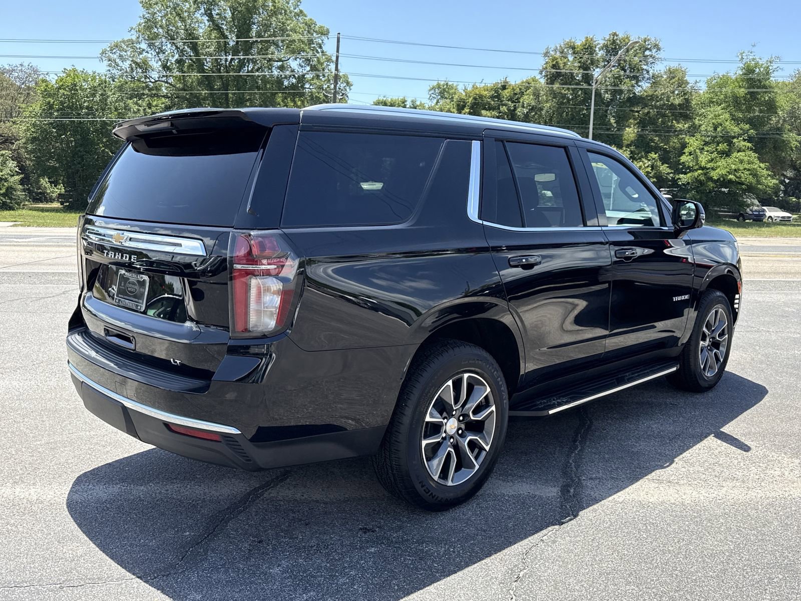 Used 2023 Chevrolet Tahoe LT w/ Luxury Package RWD image 5