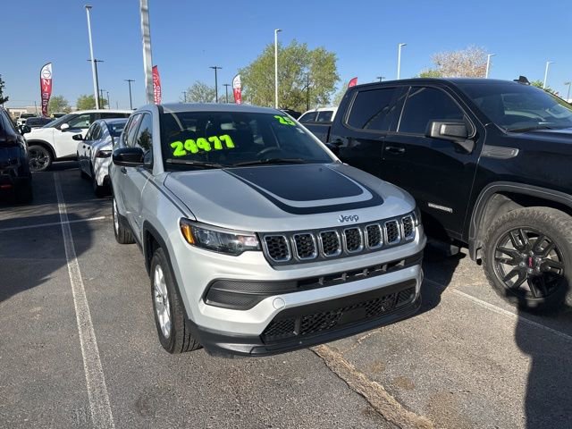 Used 2025 Jeep Compass Sport w/ Mopar Graphics Package image 10