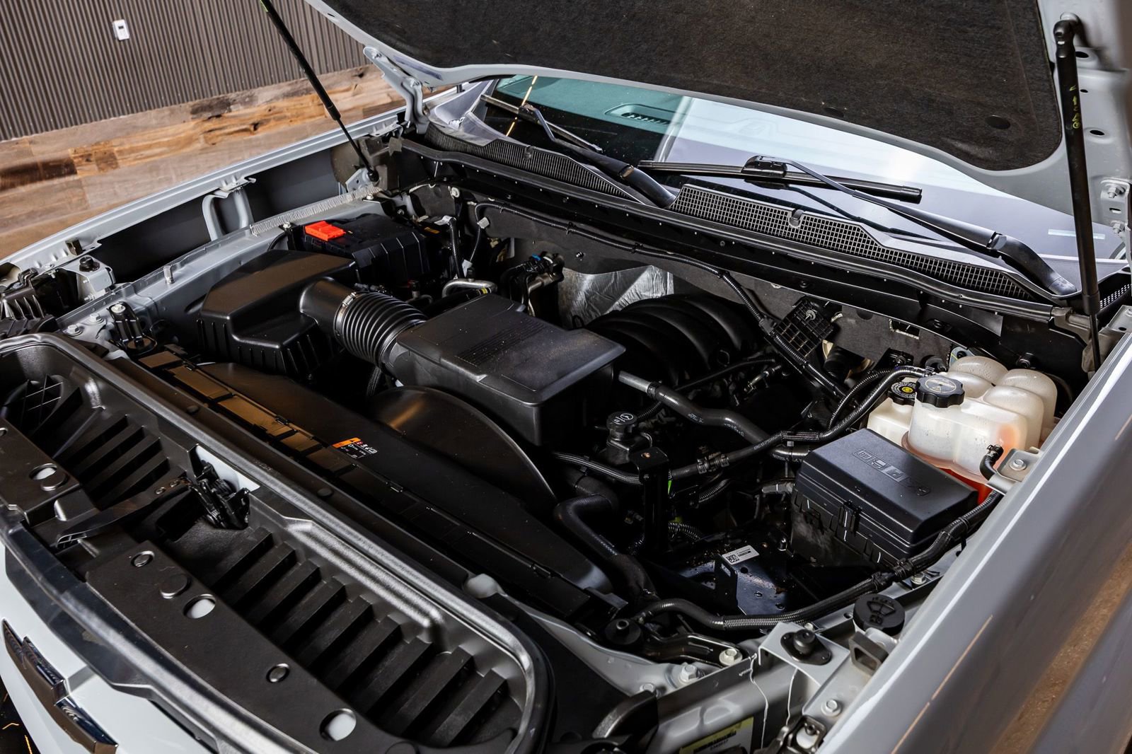 Used 2025 Chevrolet Silverado 2500 Custom w/ Custom Value Package AWD/4WD image 38