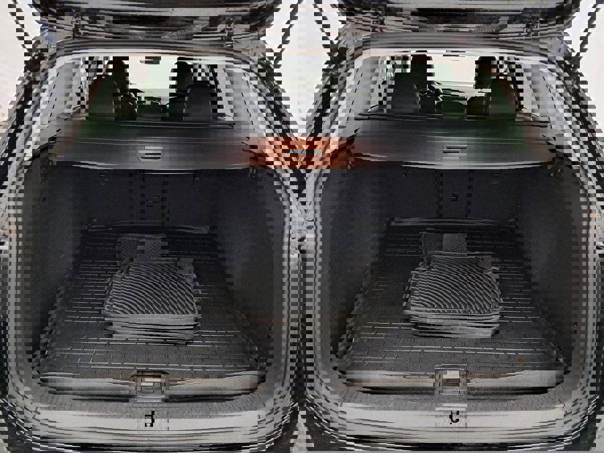 Used 2017 Volkswagen Golf Alltrack S image 24