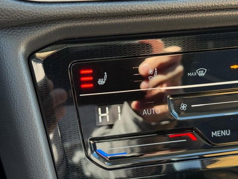 New 2026 Volkswagen Taos SEL AWD/4WD image 12