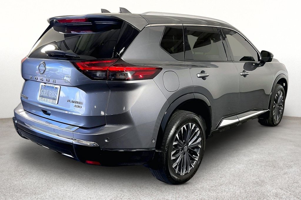 Used 2026 Nissan Rogue Platinum w/ Tech Package AWD/4WD image 2