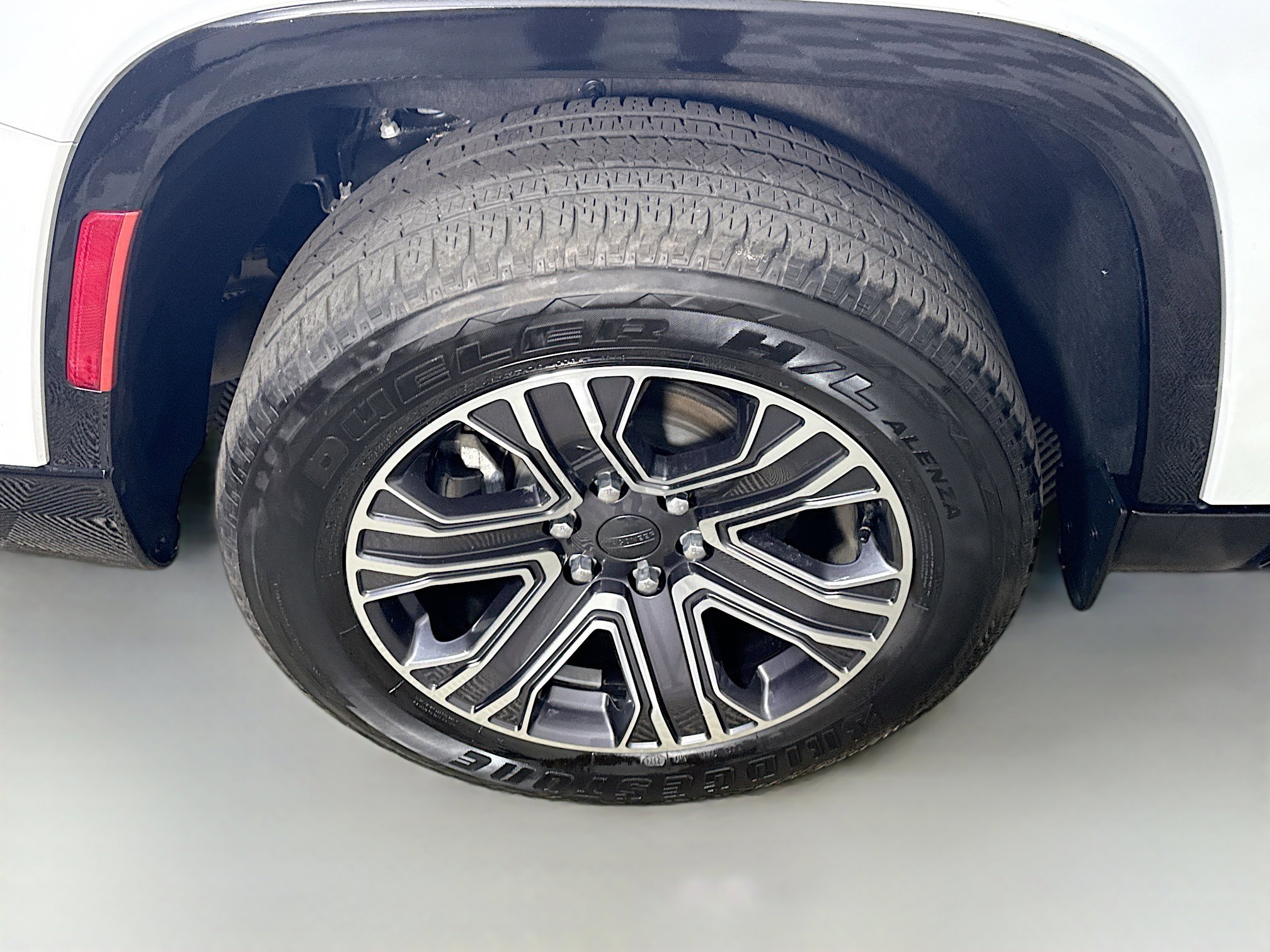 Used 2024 Jeep Wagoneer L Series II w/ Flexible Seating Group RWD image 33