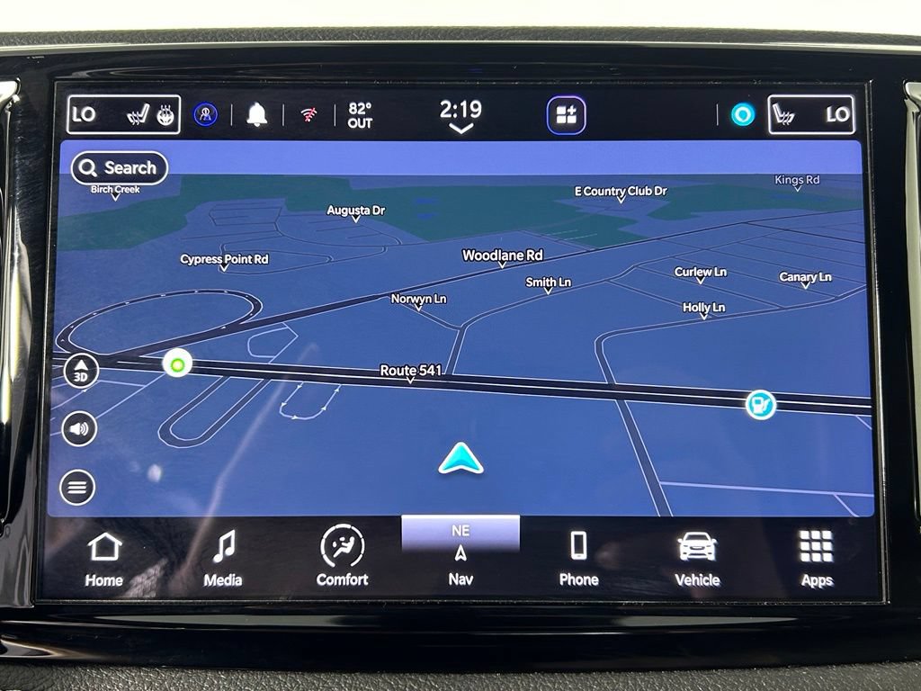 Used 2023 Chrysler Pacifica Limited w/ Uconnect Theater Family Group FWD image 22