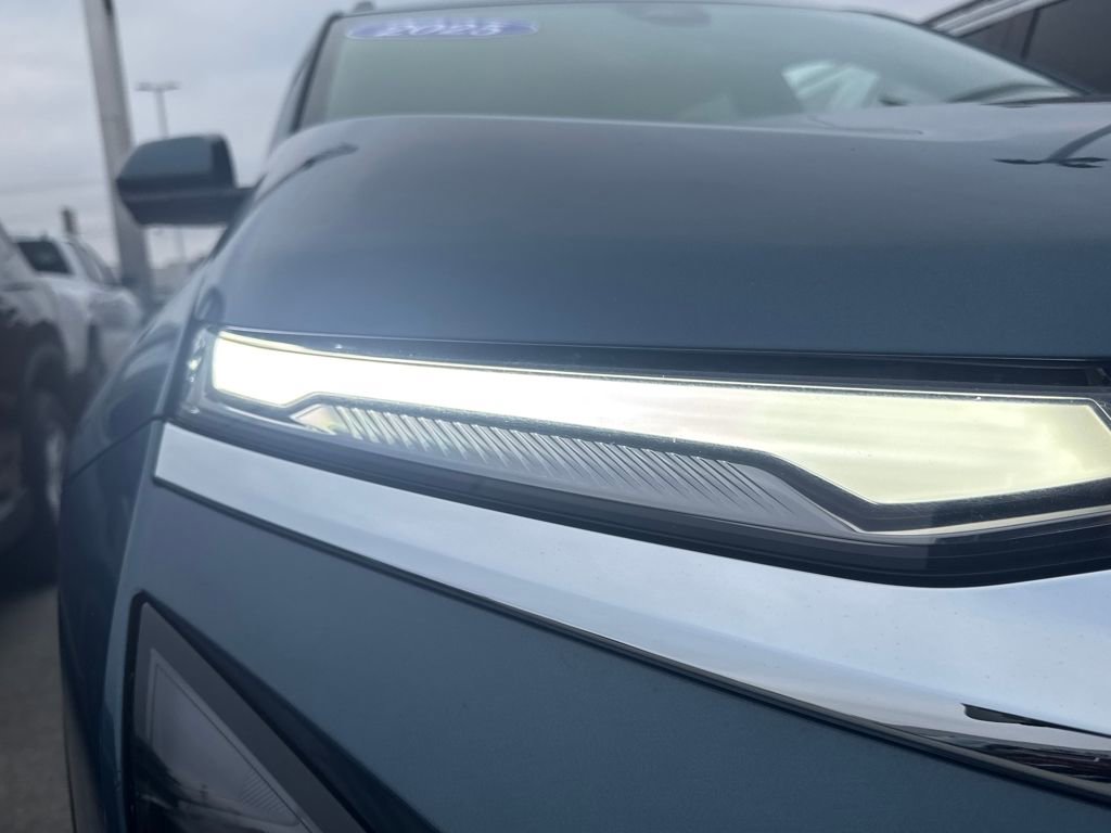 Used 2025 Chevrolet Equinox LT w/ Convenience Package II image 18