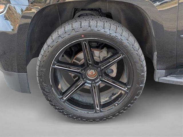 Used 2017 Chevrolet Suburban LT image 9