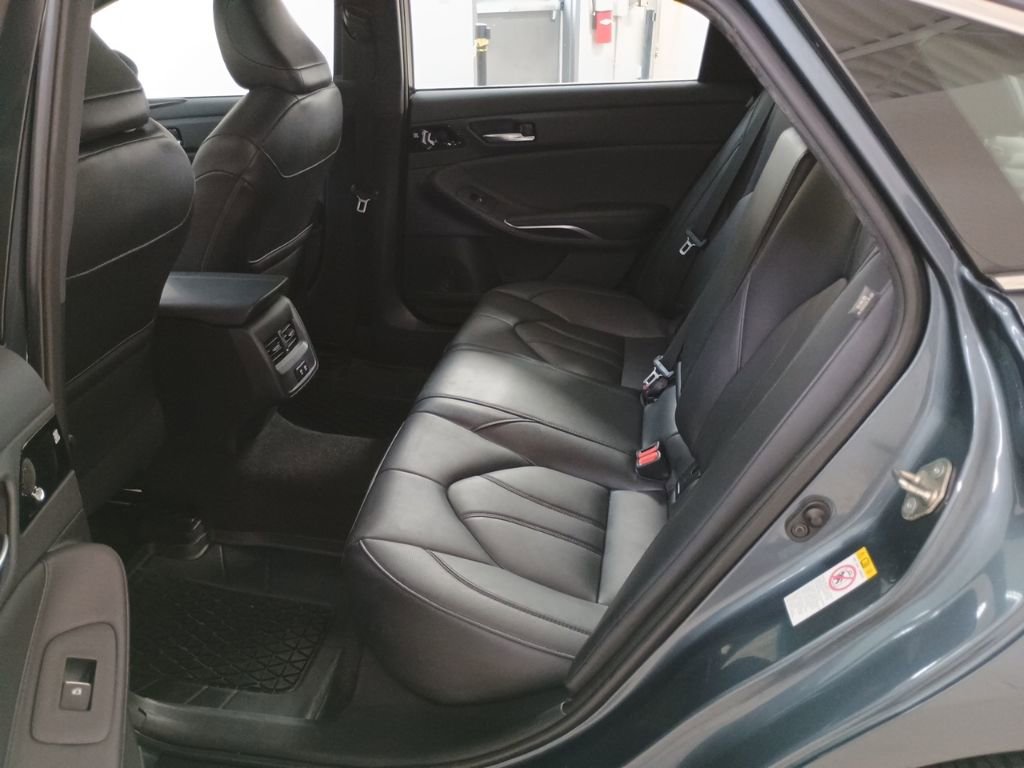 Used 2019 Toyota Avalon XLE w/ Moonroof Package image 26