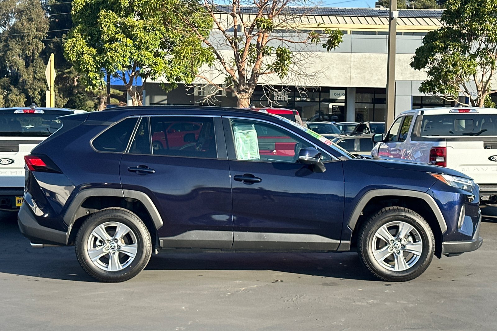 Used 2024 Toyota RAV4 XLE AWD/4WD image 3