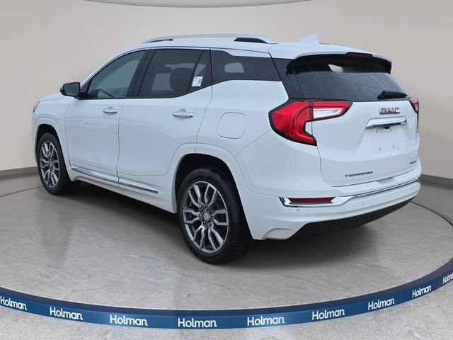 Used 2024 GMC Terrain Denali w/ Denali Premium Package AWD/4WD image 8