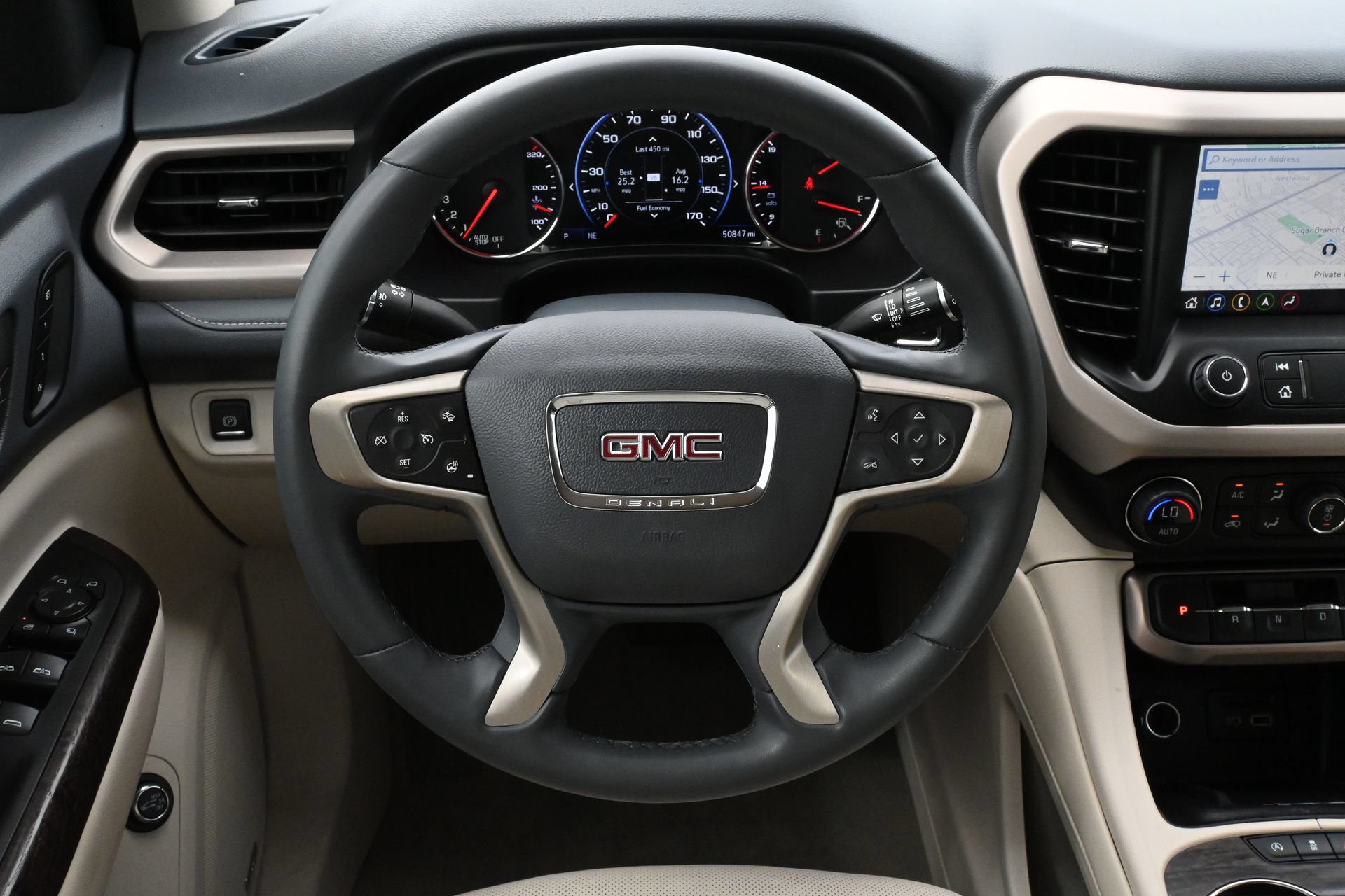 Used 2023 GMC Acadia Denali AWD/4WD image 11
