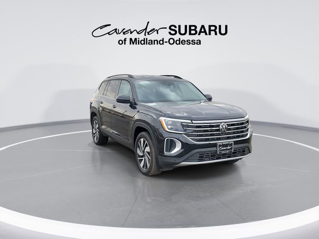 Used 2025 Volkswagen Atlas SE image 2