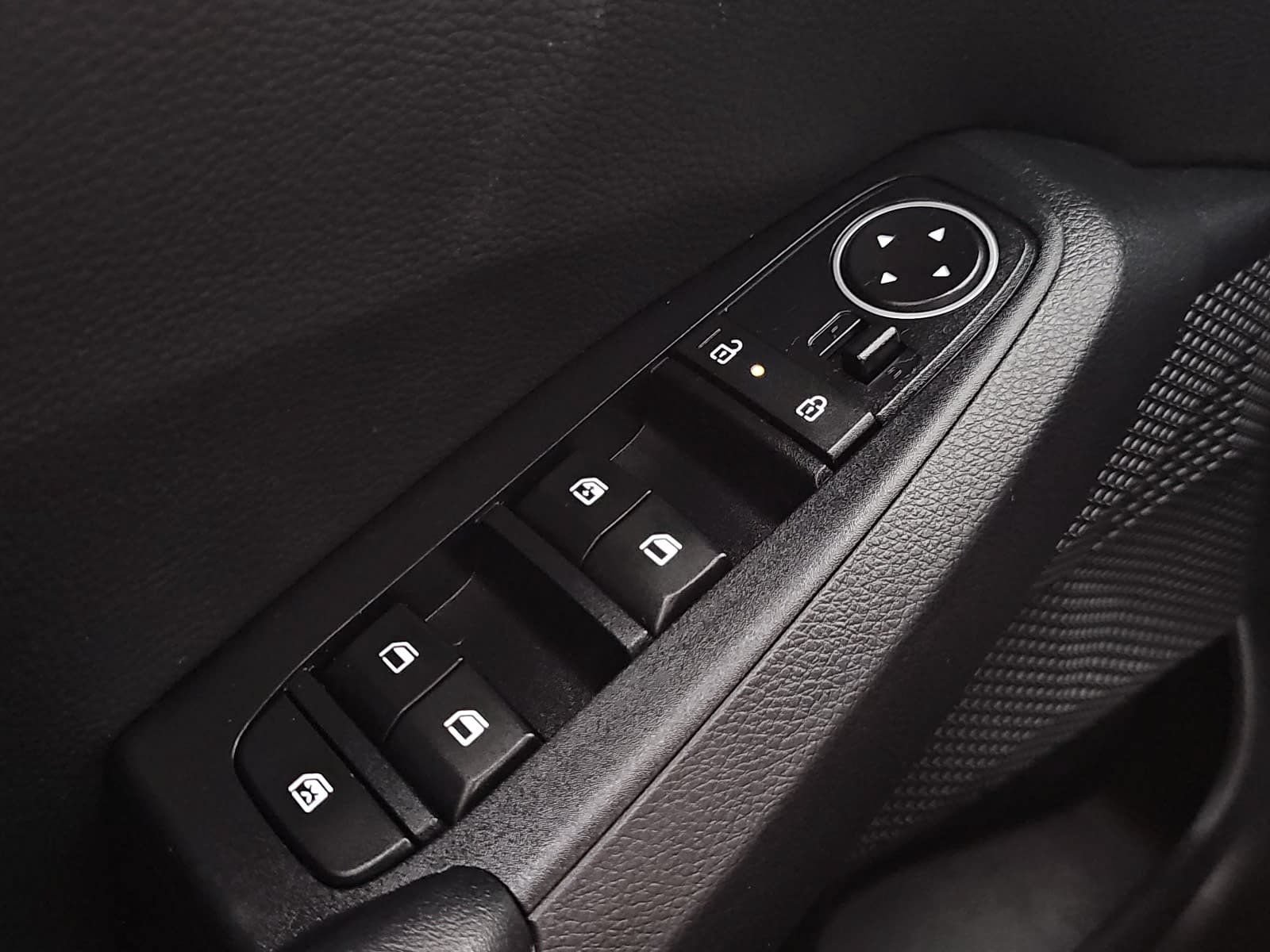 Used 2025 Kia Seltos S FWD image 27