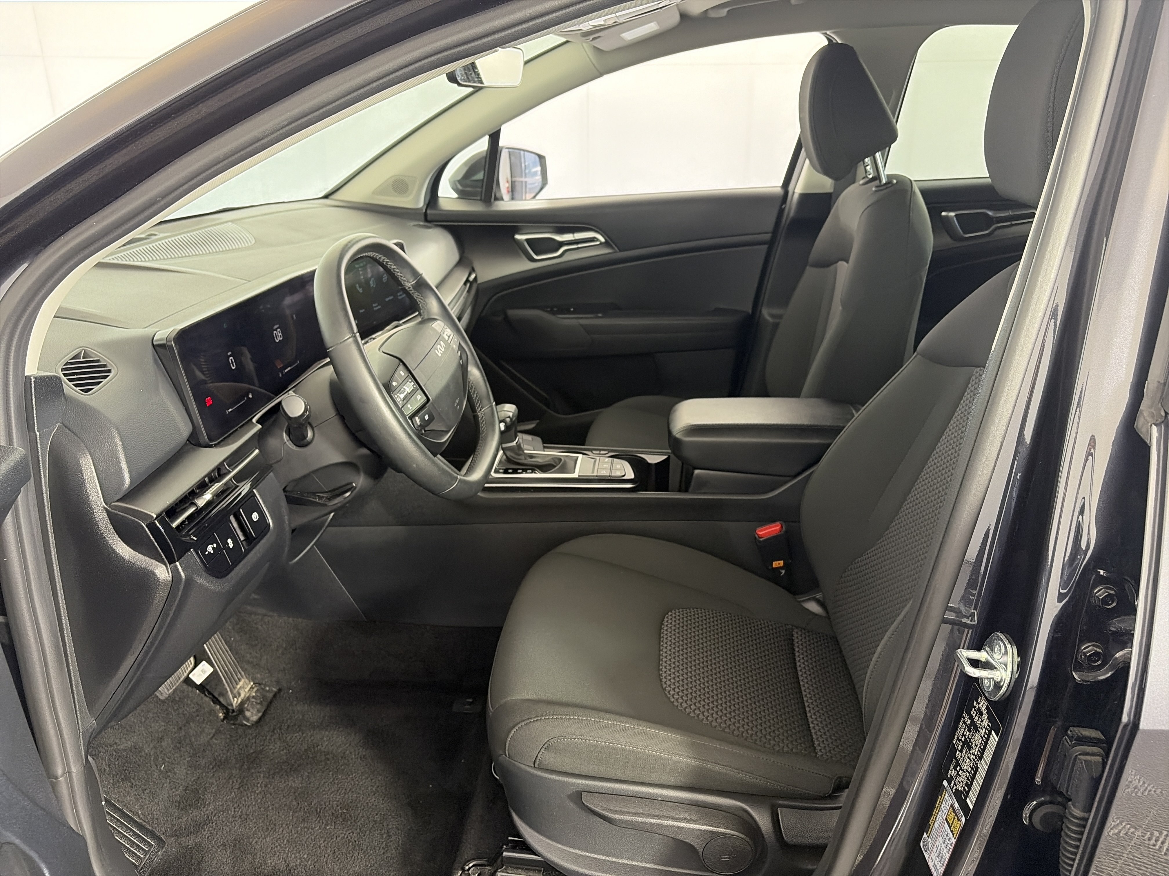 Used 2026 Kia Sportage LX AWD/4WD image 6