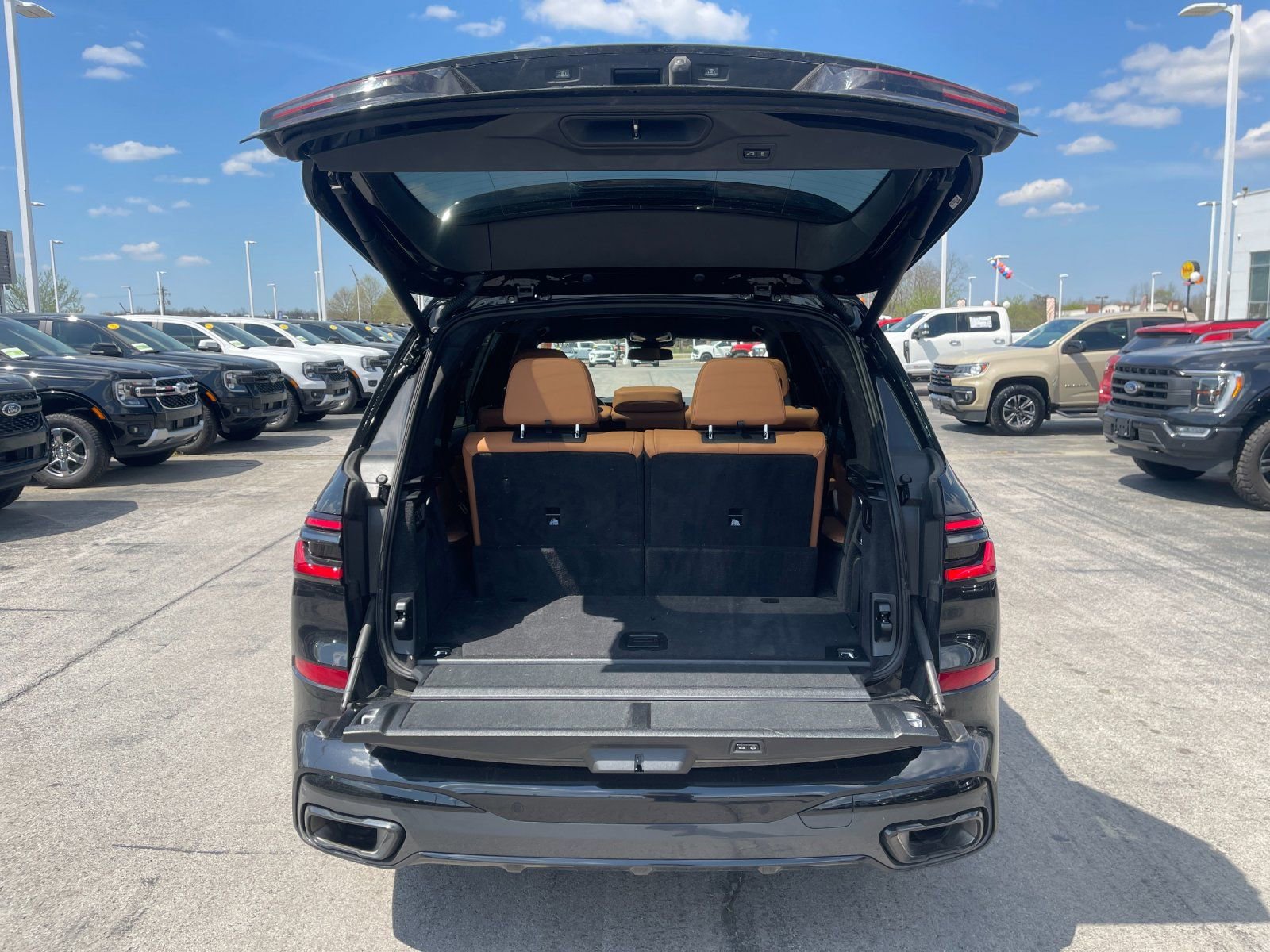 Used 2024 BMW X7 xDrive40i w/ Executive Package image 18