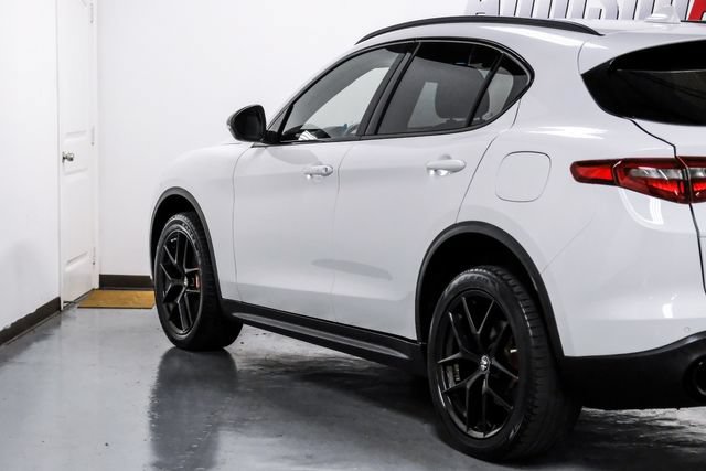 Used 2019 Alfa Romeo Stelvio w/ Nero Edizione RWD image 16