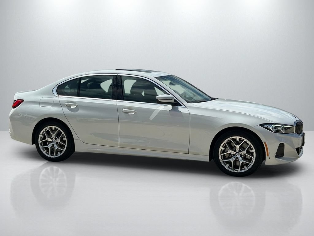 Used 2025 BMW 330i Sedan RWD image 4