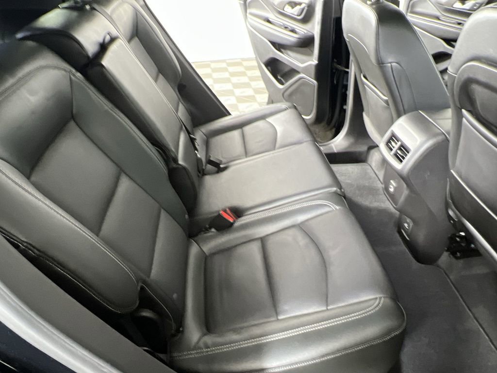 Used 2022 GMC Terrain SLT w/ Infotainment Package II image 27