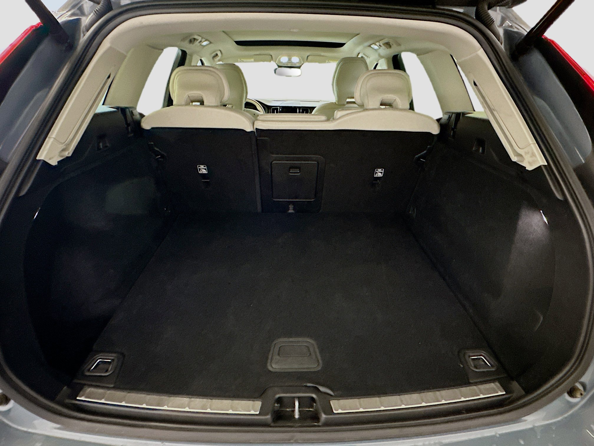 Used 2023 Volvo XC60 B5 Core image 31