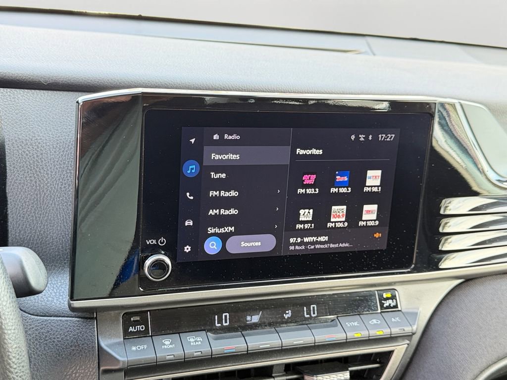 Used 2025 Toyota Camry LE image 18