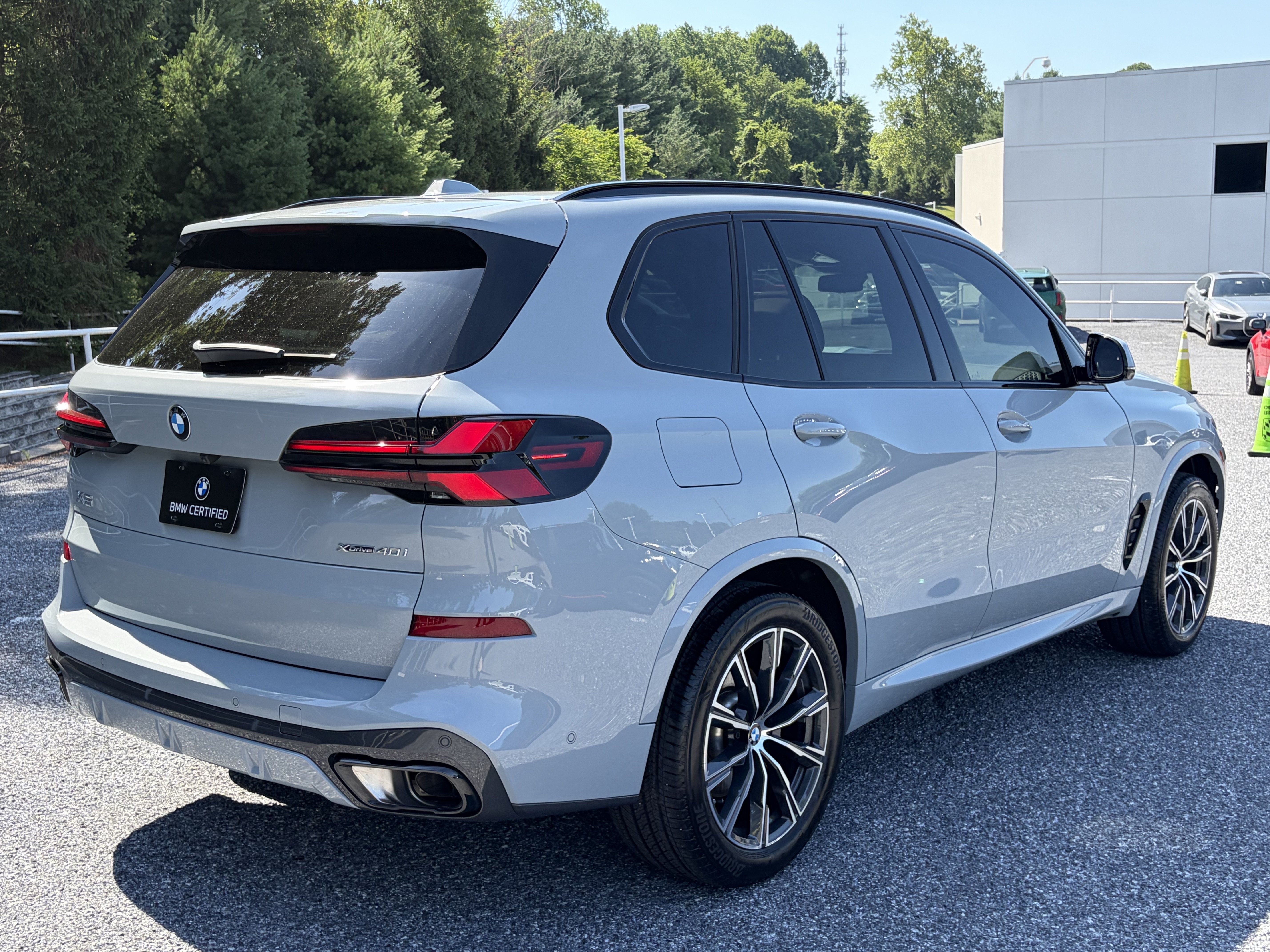 Used 2025 BMW X5 xDrive40i w/ M Sport Package AWD/4WD image 7