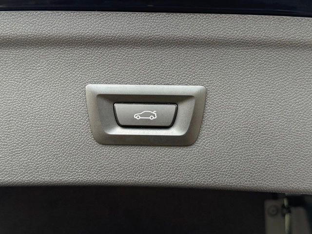 Used 2026 BMW iX xDrive45 image 17