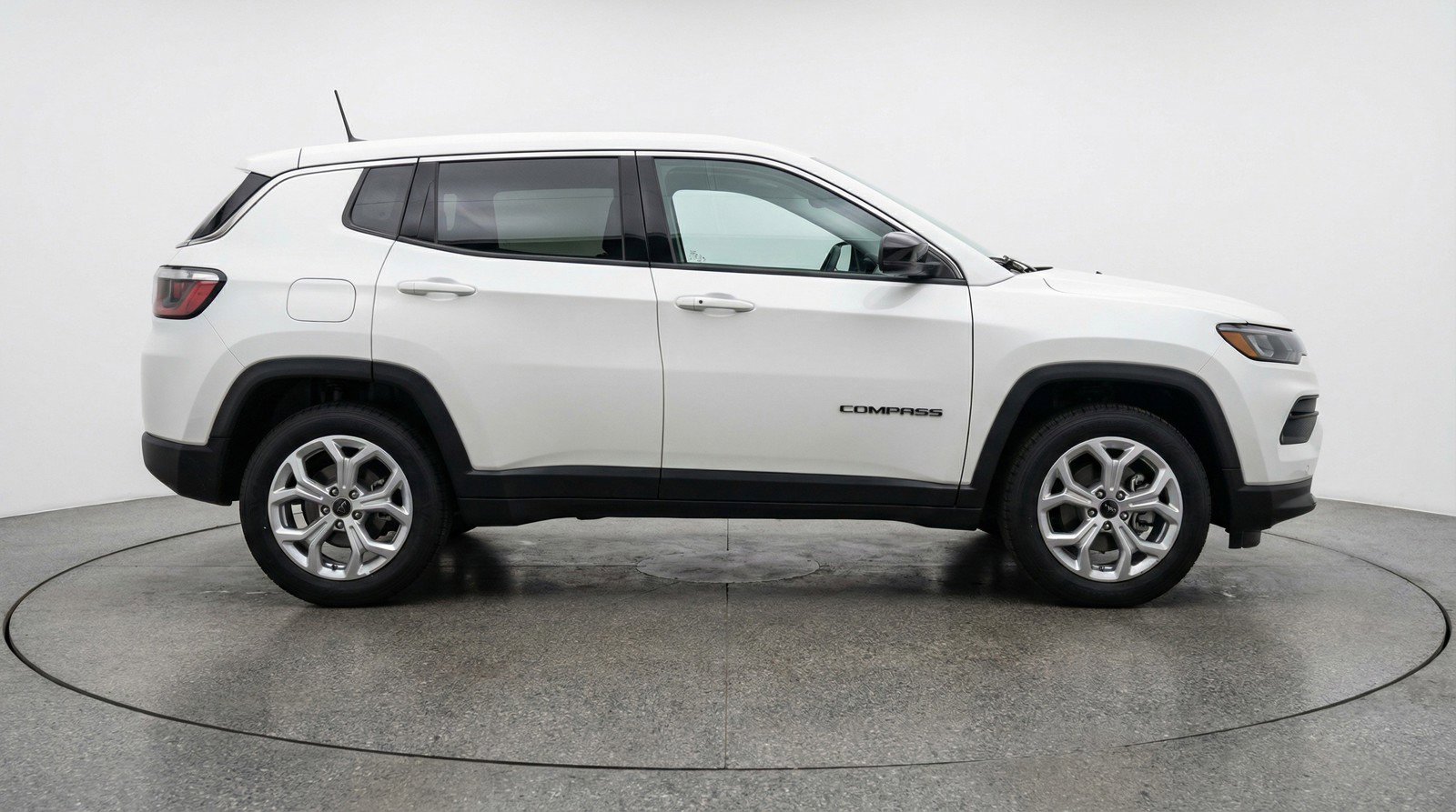 Used 2025 Jeep Compass Latitude AWD/4WD image 11
