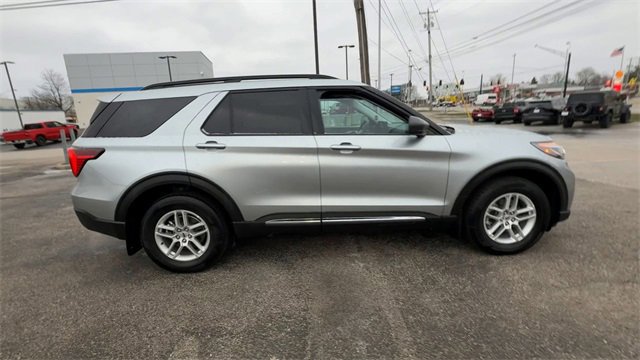Used 2025 Ford Explorer Active image 9