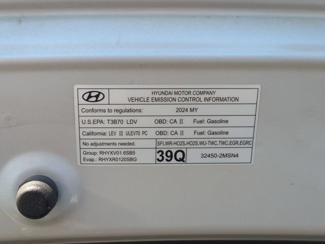 Used 2024 Hyundai Venue SEL FWD image 33