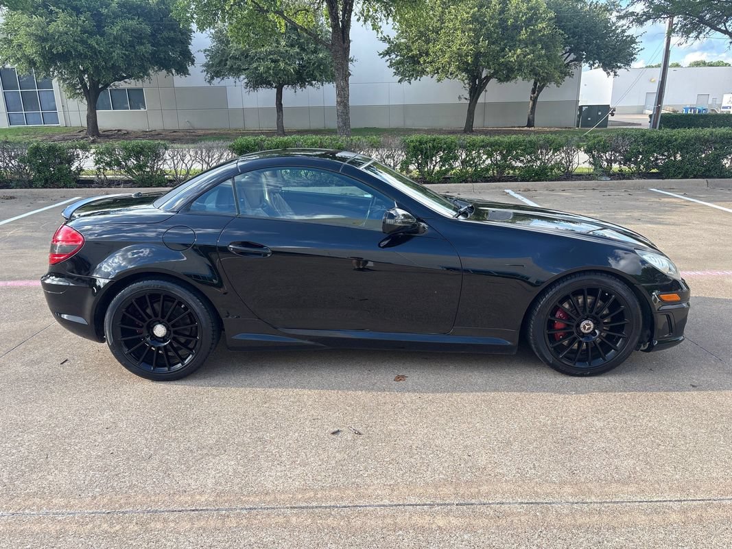 Used 2011 Mercedes-Benz SLK 350 image 9