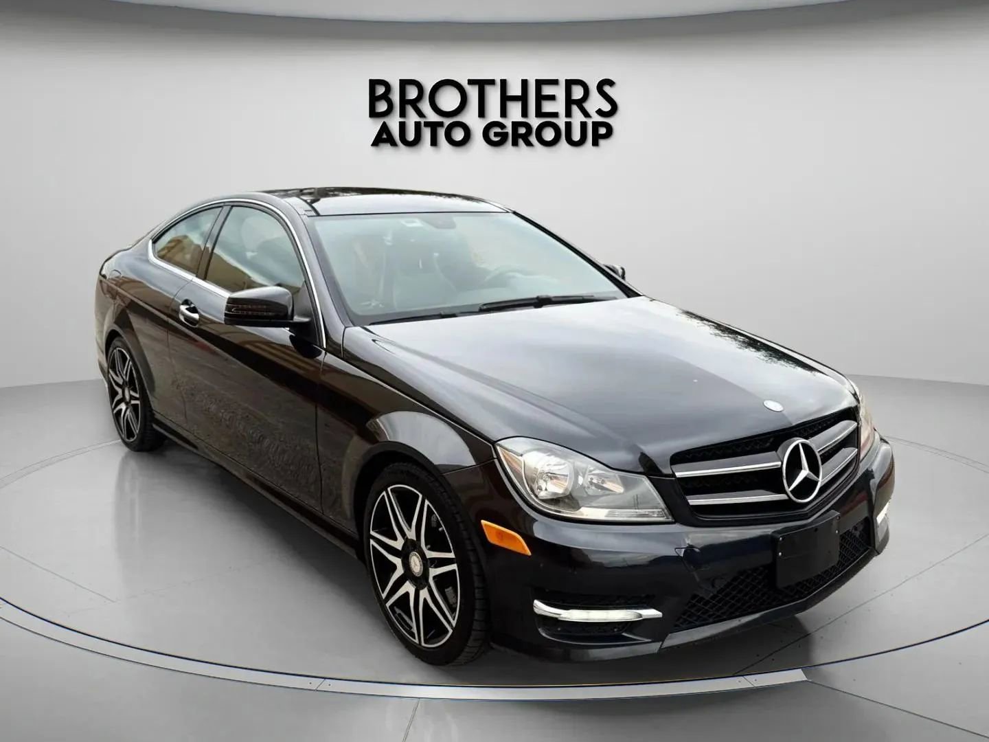 Used 2015 Mercedes-Benz C 350 4MATIC Coupe image 2