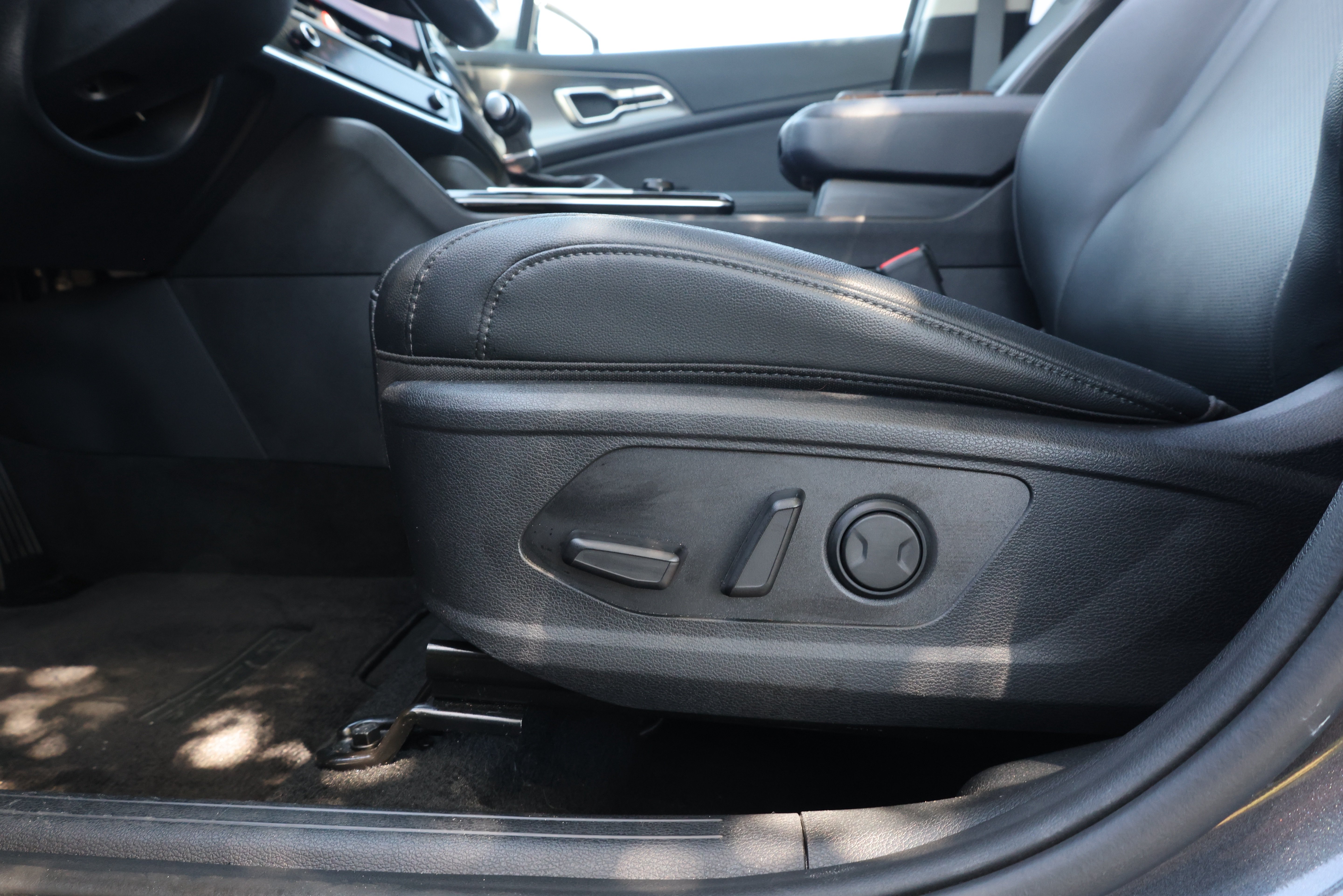Used 2023 Kia Sportage SX FWD image 13