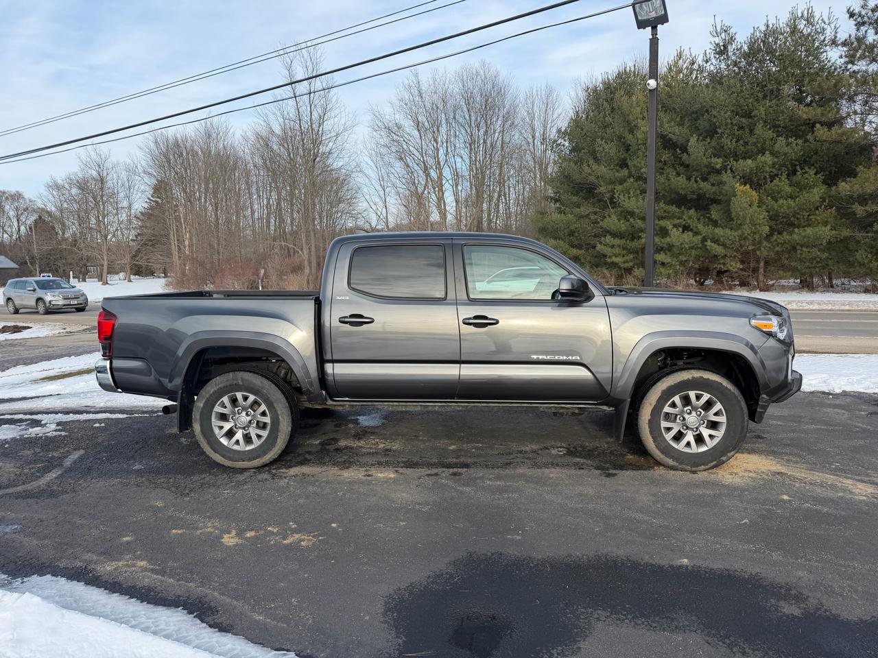 Used 2018 Toyota Tacoma SR5 image 4