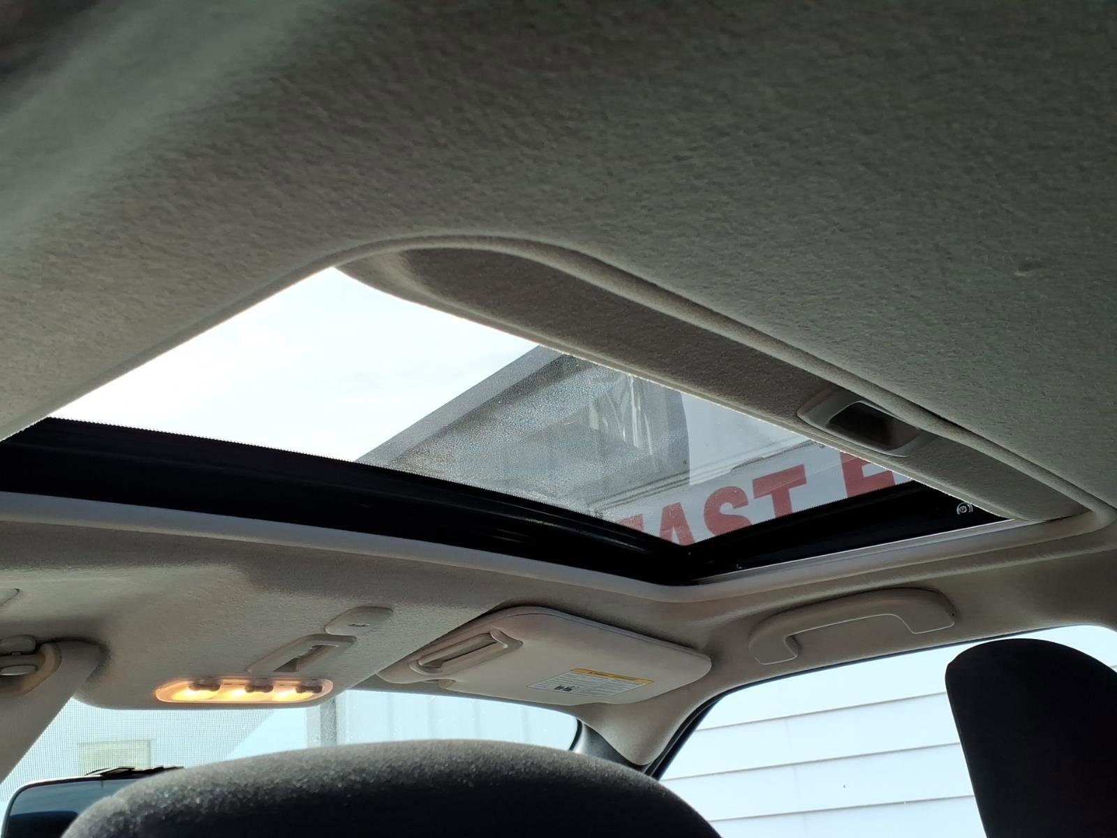 Used 2015 Nissan Juke SV image 10