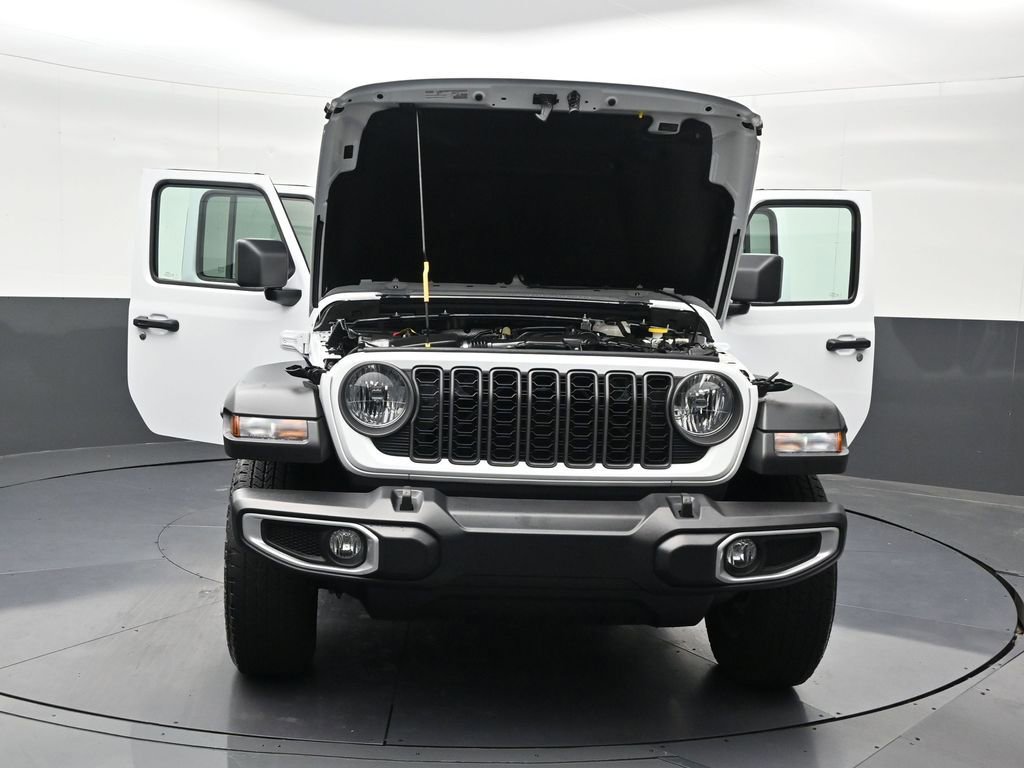 Used 2025 Jeep Gladiator Sport AWD/4WD image 41